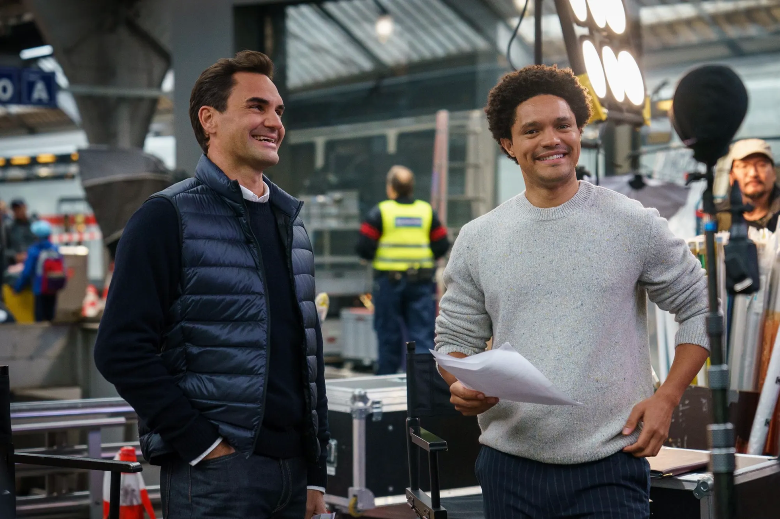 Roger Federer und Trevor Noah, Schweizer und Südafrikaner zugleich, Touristen im eigenen Land. (Bild: Schweiz Tourismus)