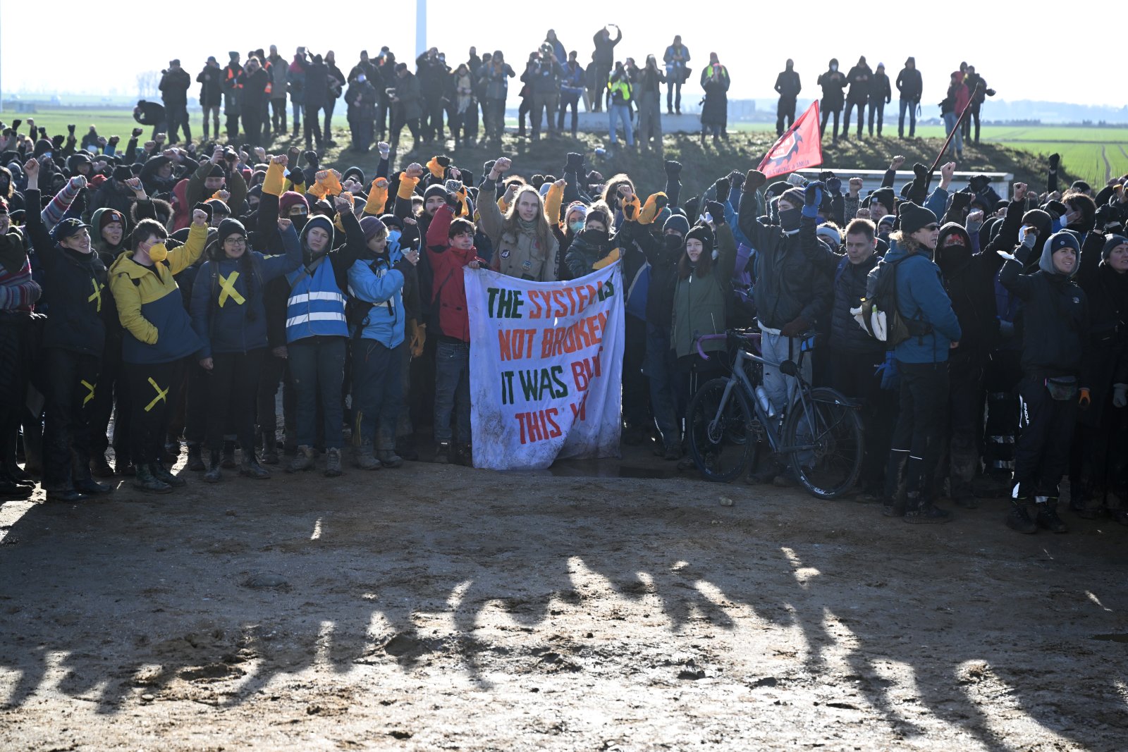 Die Räumung von Lützerath stürzt die Grünen in ein Dilemma. Demonstranten am letzten Wochenende. Bild: Keystone