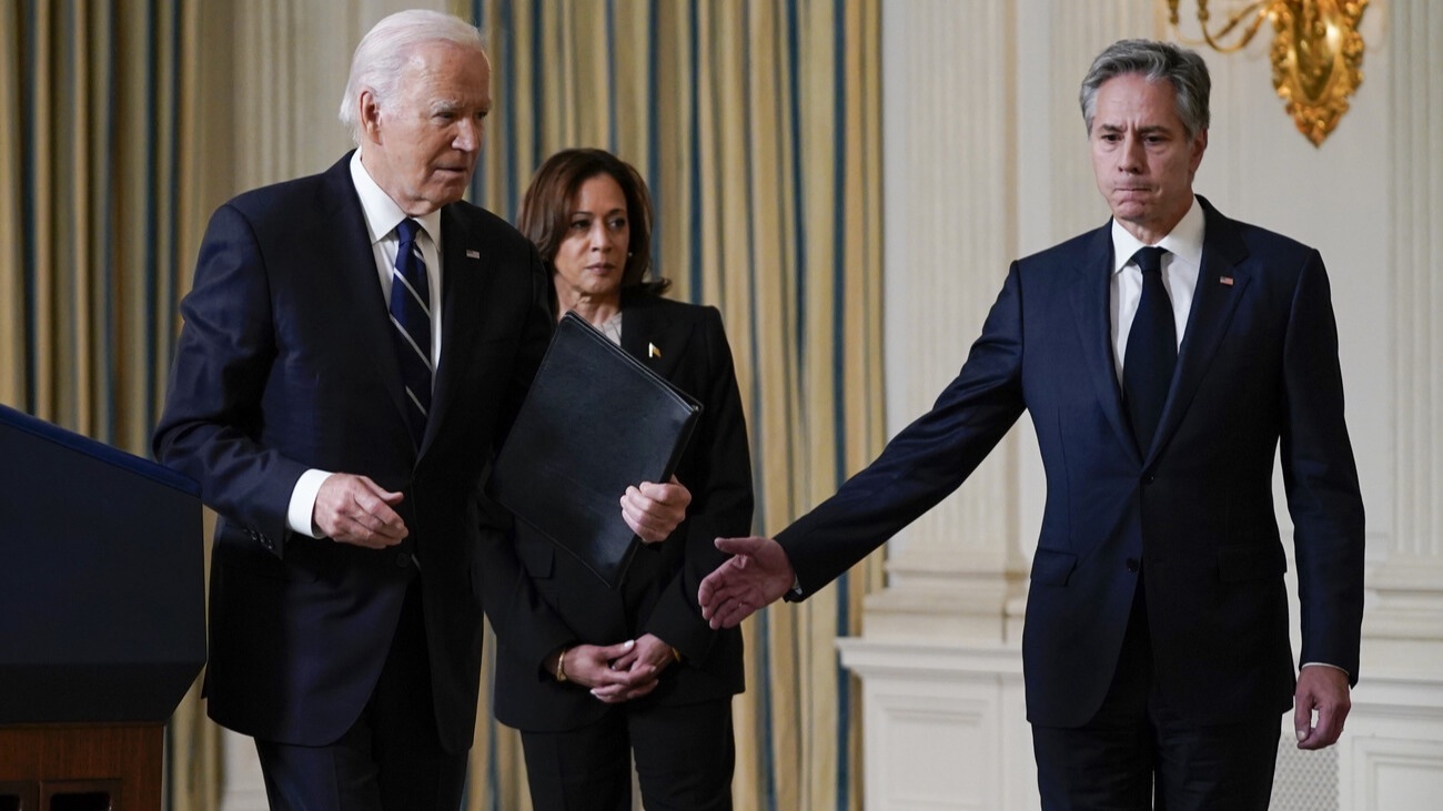 Antony Blinken (rechts), US-Aussenminister, Kamala Harris (Mitte), US-Vizepräsidentin und ihr Chef, Joe Biden (links), US-Präsident und Appeaser-in-Chief.
