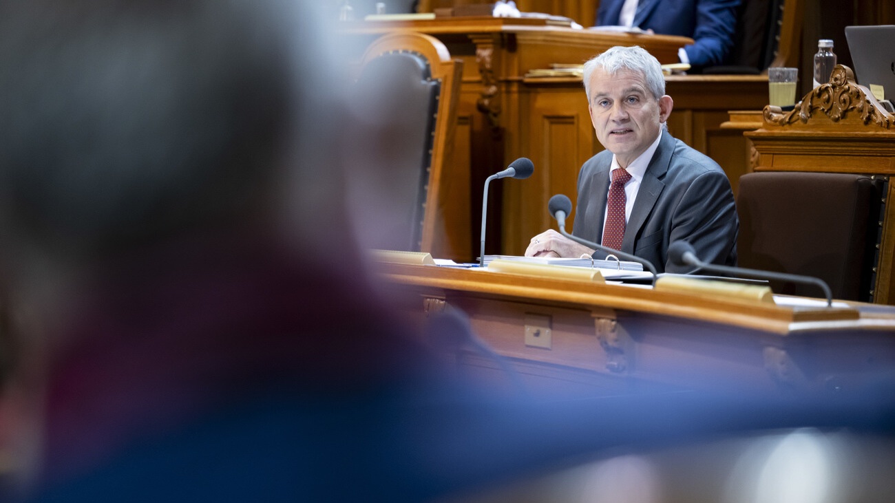 Setzt auf identische Fragebogen für Afghaninnen: Justizminister Beat Jans. Bild: Keystone