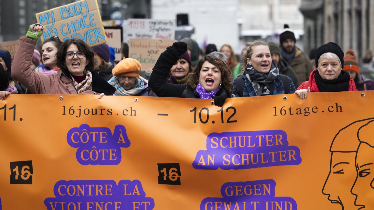 Bei der steuerlich finanzierten Demonstration von Frieda lief auch SP-Nationalrätin Tamara Funiciello mit. Bild: Keystone