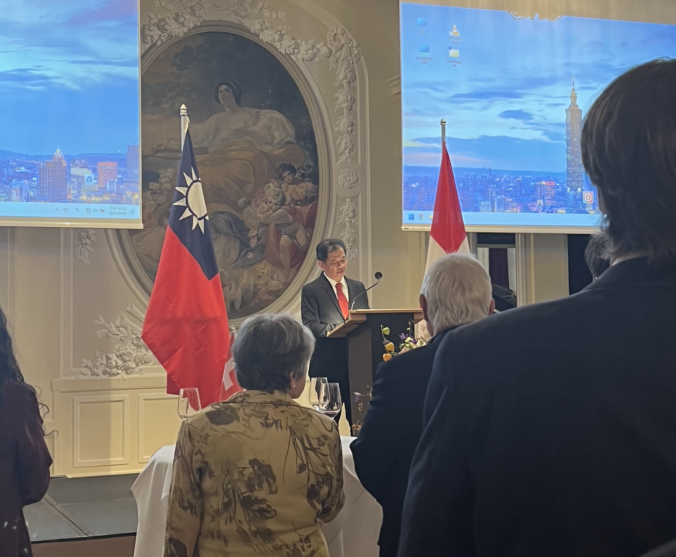 Taiwans Vertreter in der Schweiz, David Huang, bei seiner Rede im Bellevue Palace in Bern. (Bild: Maria-Rahel Cano)