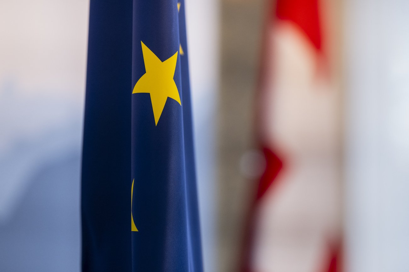 Die Befürworter der EU-Rahmenverträge wollten die Beratung im Parlament schnellstmöglich erledigen: So wollten sie verhindern, dass die SVP mit dem Thema 2027 in den Wahlkampf ziehen kann. Dieser Zeitplan ist jetzt aber unrealistischer geworden. Symbolbild: Keystone.