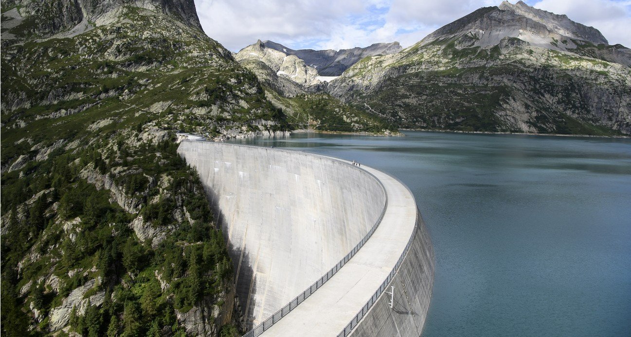 Gefährden neue Kernkraftwerke die Rentabilität der Wasserkraft? Stausee Emosson im Wallis. Bild: Keystone