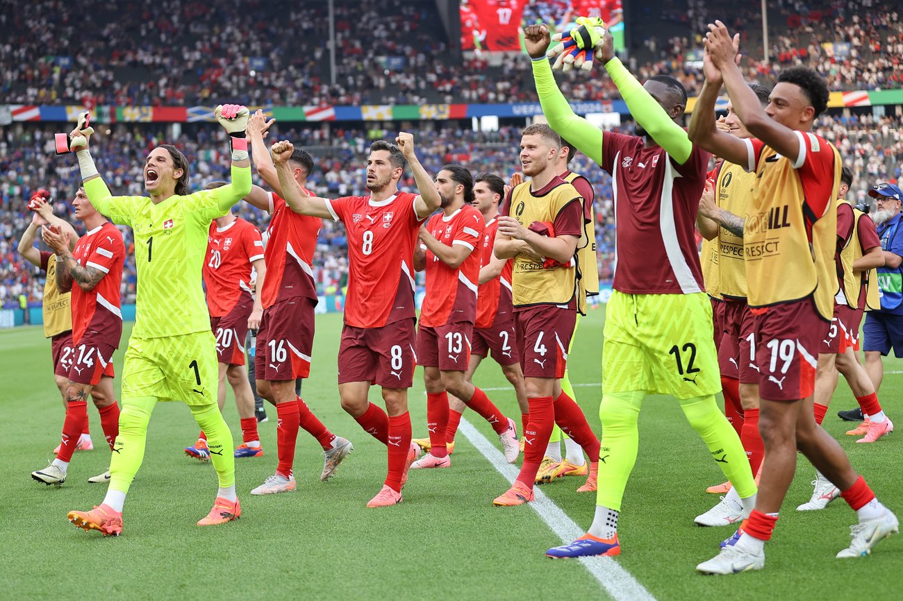 Die Schweizer nach dem Achtelfinale gegen Italien. Bild: Keystone