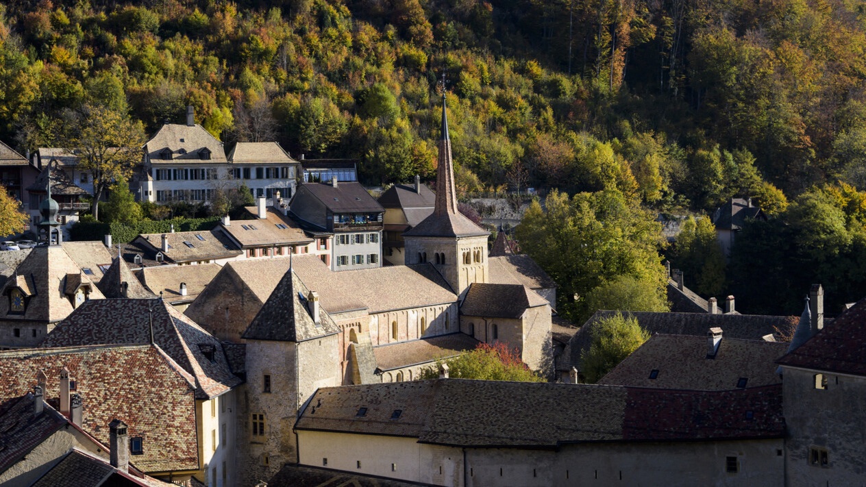 Kennen Sie Romainmôtier? Bild: Keystone