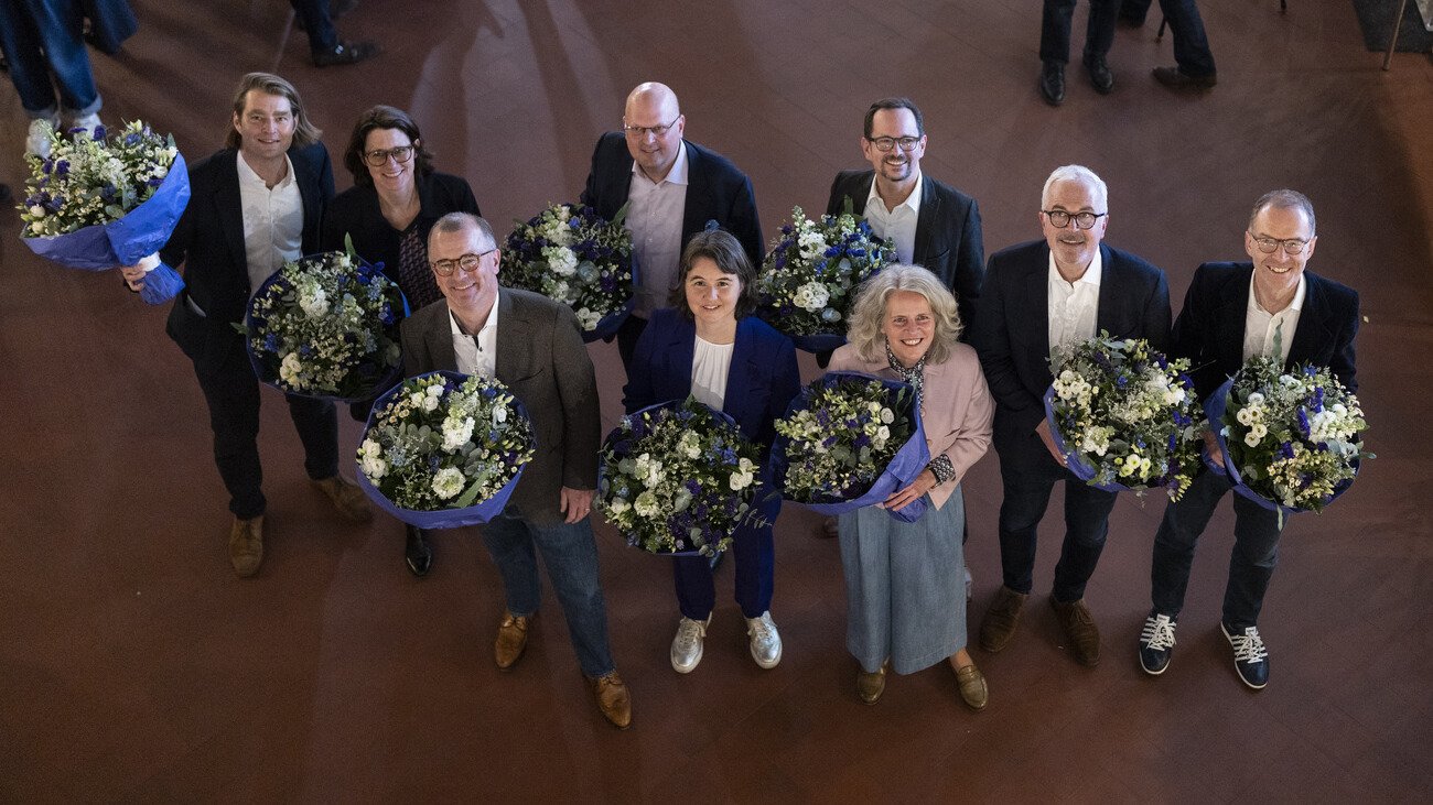 Die gewählten Stadträte (von links): Tobias Langenegger (SP), Celine Widmer (SP), Raphael Golta (SP), Michael Baumer (FDP), Simone Brander (SP), Karin Rykart (Grüne), Balthasar Glättli (Grüne), Andreas Hauri (GLP) und Daniel Leupi (Grüne). Bild: Keystone
