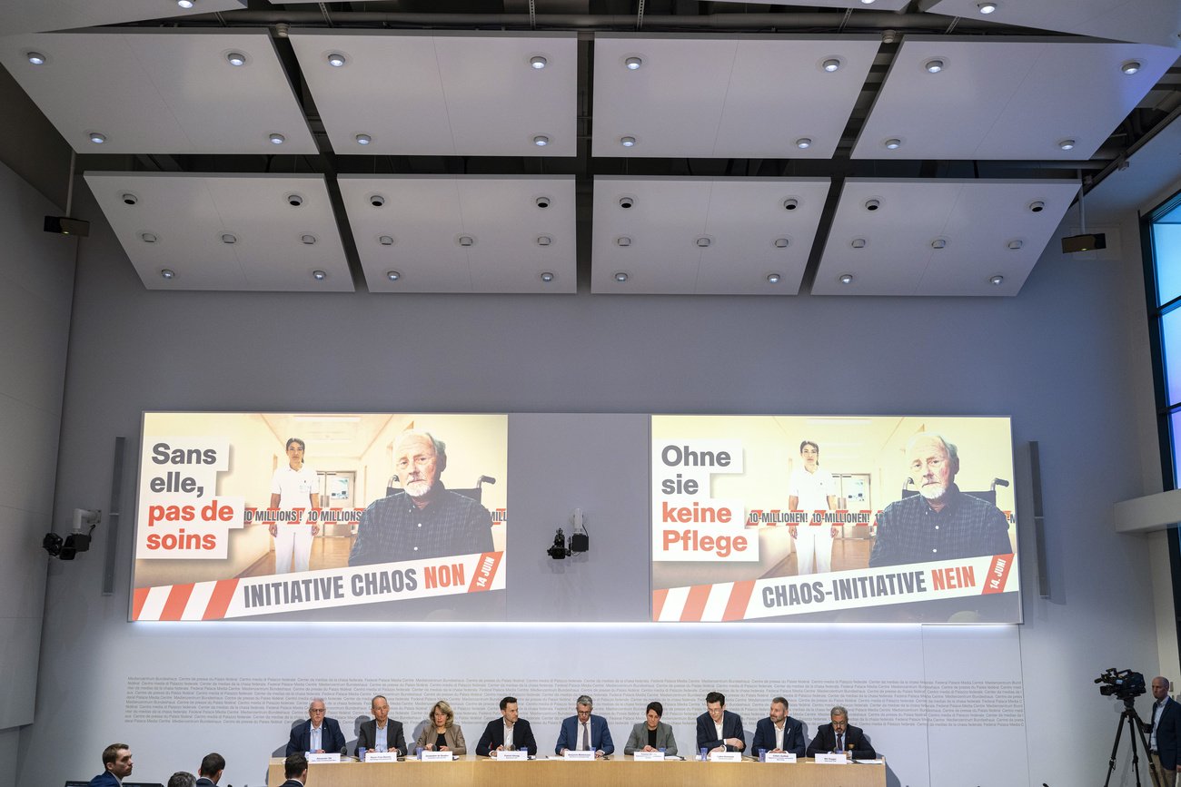 «Ohne sie keine Pflege», behaupten die Gegner der Nachhaltigkeits-Initiative der SVP, welche die Zuwanderung bei zu raschem Bevölkerungswachstum begrenzen möchte. Bild: Keystone