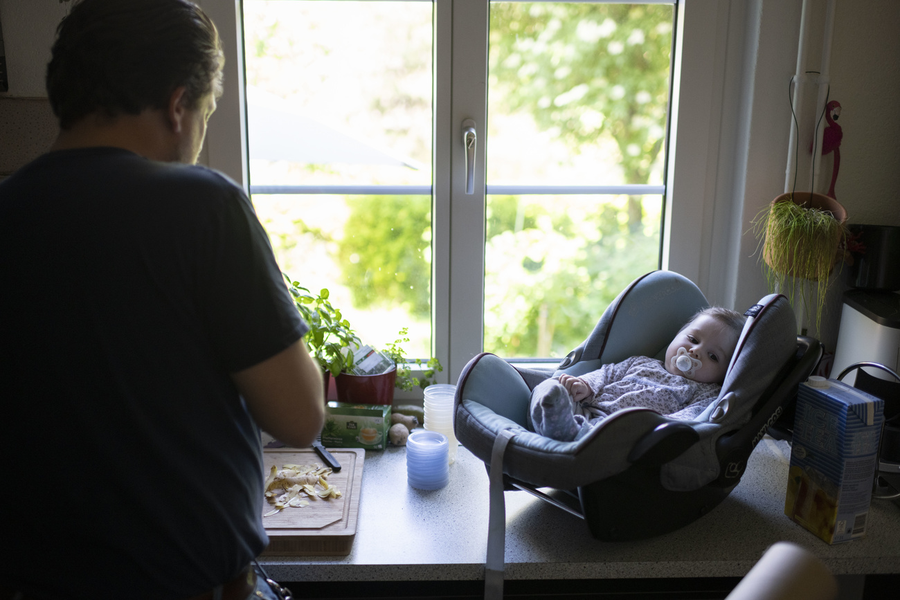 Der Kanton Genf hat die Elternzeit als erster Kanton der Schweiz auf 24 Wochen ausgebaut. (Bild: Keystone)