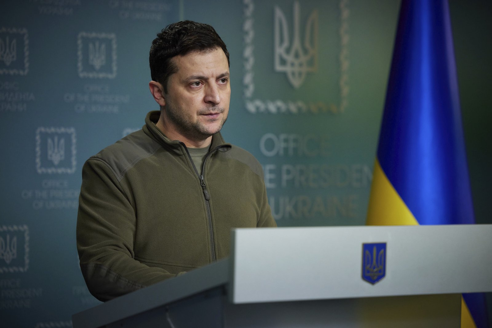 Der ukrainische Präsident Wolodymyr Selenskyj bei einer online verbreiteten Ansprache. (Bild: Keystone)