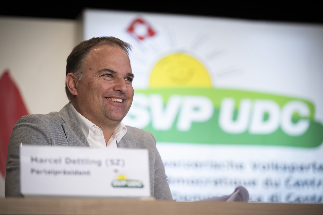 Kantonale Parlamentswahlen sind ein guter Indikator für den Formstand der Parteien vor den Wahlen 2027 – und seit Legislaturbeginn hat die SVP auf kantonaler Ebene regelrecht abgeräumt und 66 Sitze dazugewonnen. Im Bild: SVP-Parteichef Marcel Dettling. Bild: Keystone