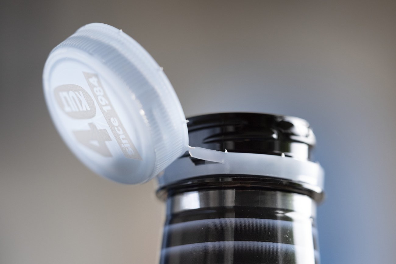 «Reiner Aktionismus»:  der neue angebundene Deckel. Bild: Keystone