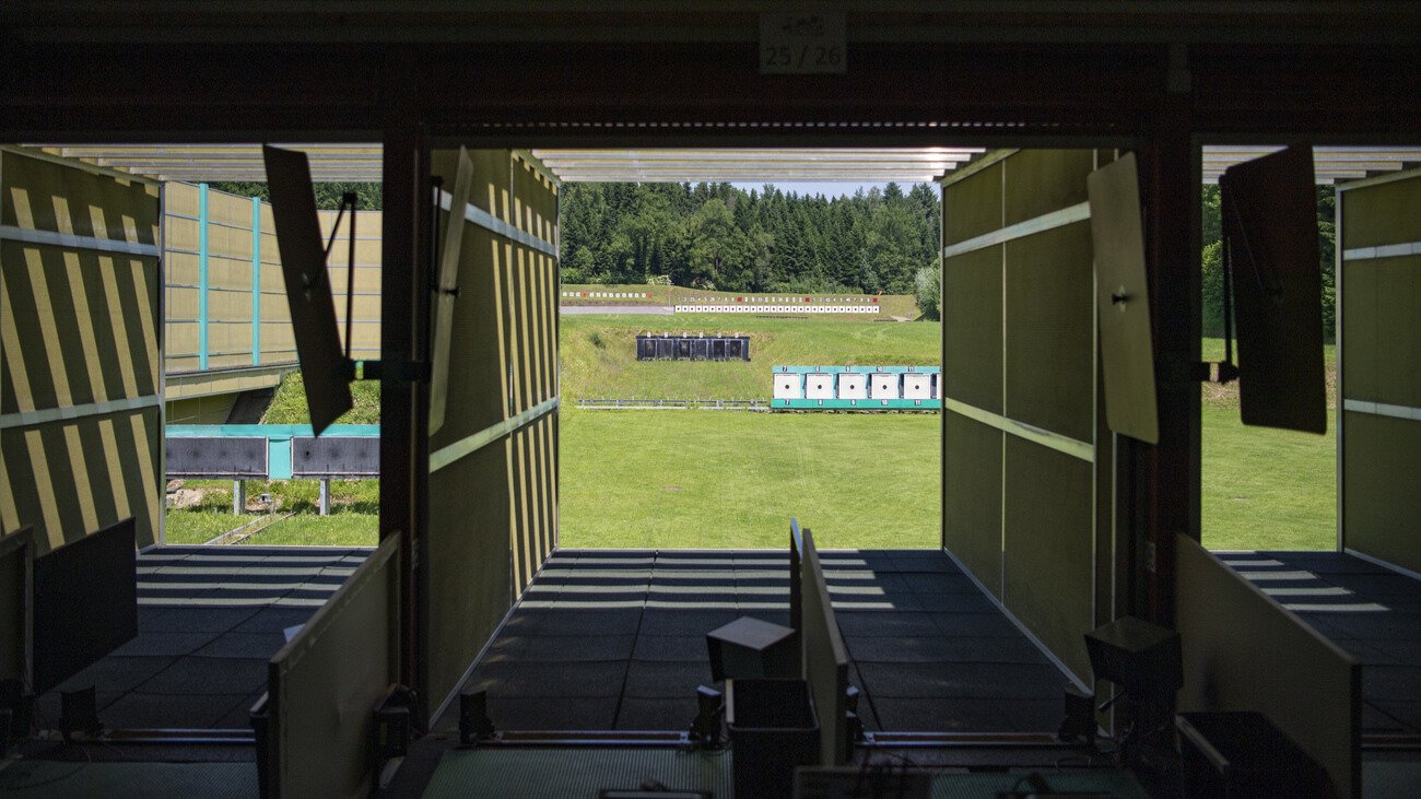 Am Schiessstand. Bild: Keystone