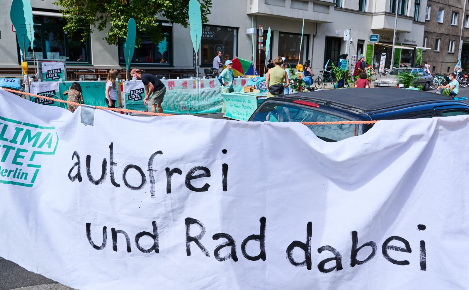 Klimaaktivisten propagieren im August 2021 für ein autofreies Berlin. Bild: Keystone