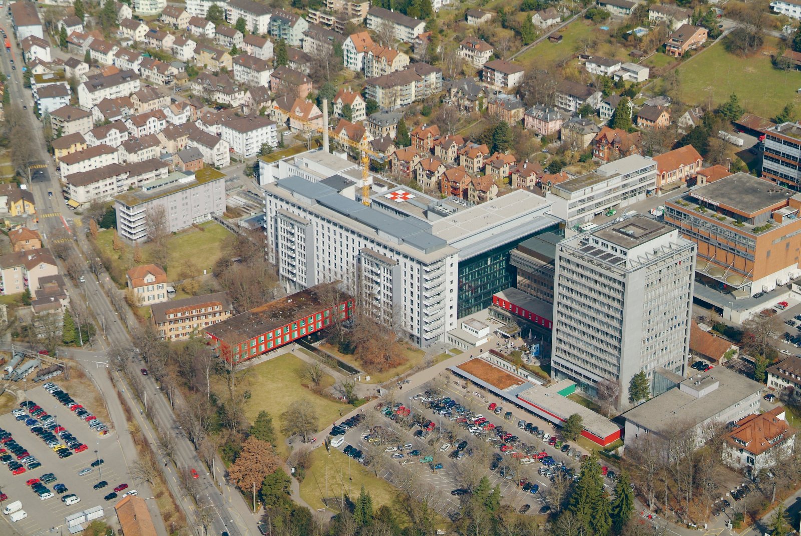 Das Kantonsspital Winterthur in einer Luftaufnahme, (Bild: Kantonsspital Winterthur / OpenStreetMap)