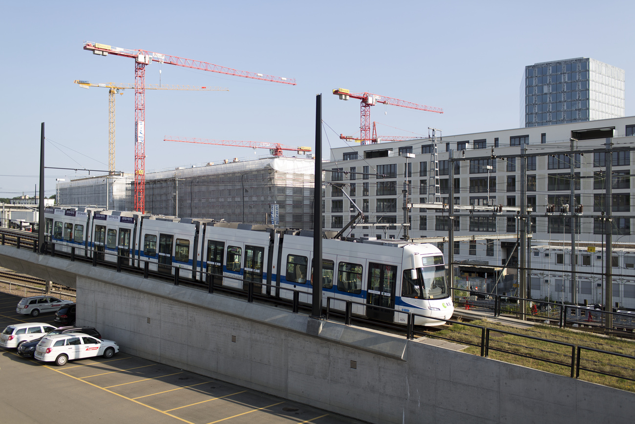 Der Nationalrat spricht 1.6 Milliarden Franken für den Verkehr in Städten und Agglomerationen. Der grösste Teil kommt dem ÖV und dem Langsamverkehr zugute. (Bild: Keystone)