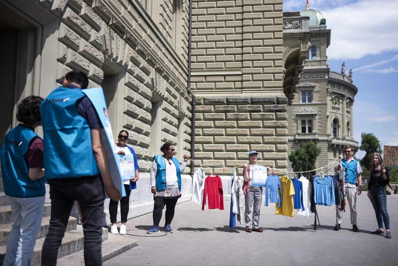 Aktivisten von Campax reichen eine Petition zum Schutzstatus S für Flüchtlinge aus der Ukraine ein. Gleichzeitig erhalten sie Staatsgelder in der Höhe von 725'000 Franken. (Bild: Keystone)