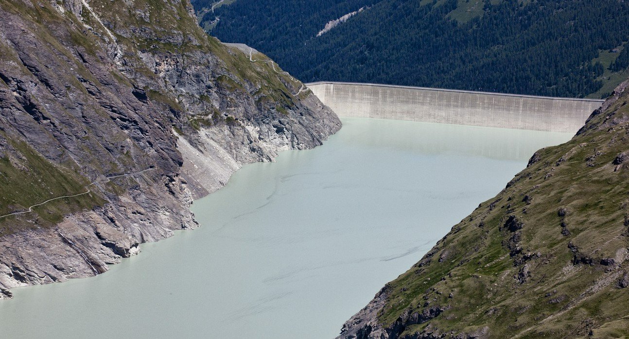 Die Wasserkraft wird kaum einen zusätzlichen Beitrag an die Energiewende leisten können: Stausee Lax des Dix im Wallis. Bild: Keystone