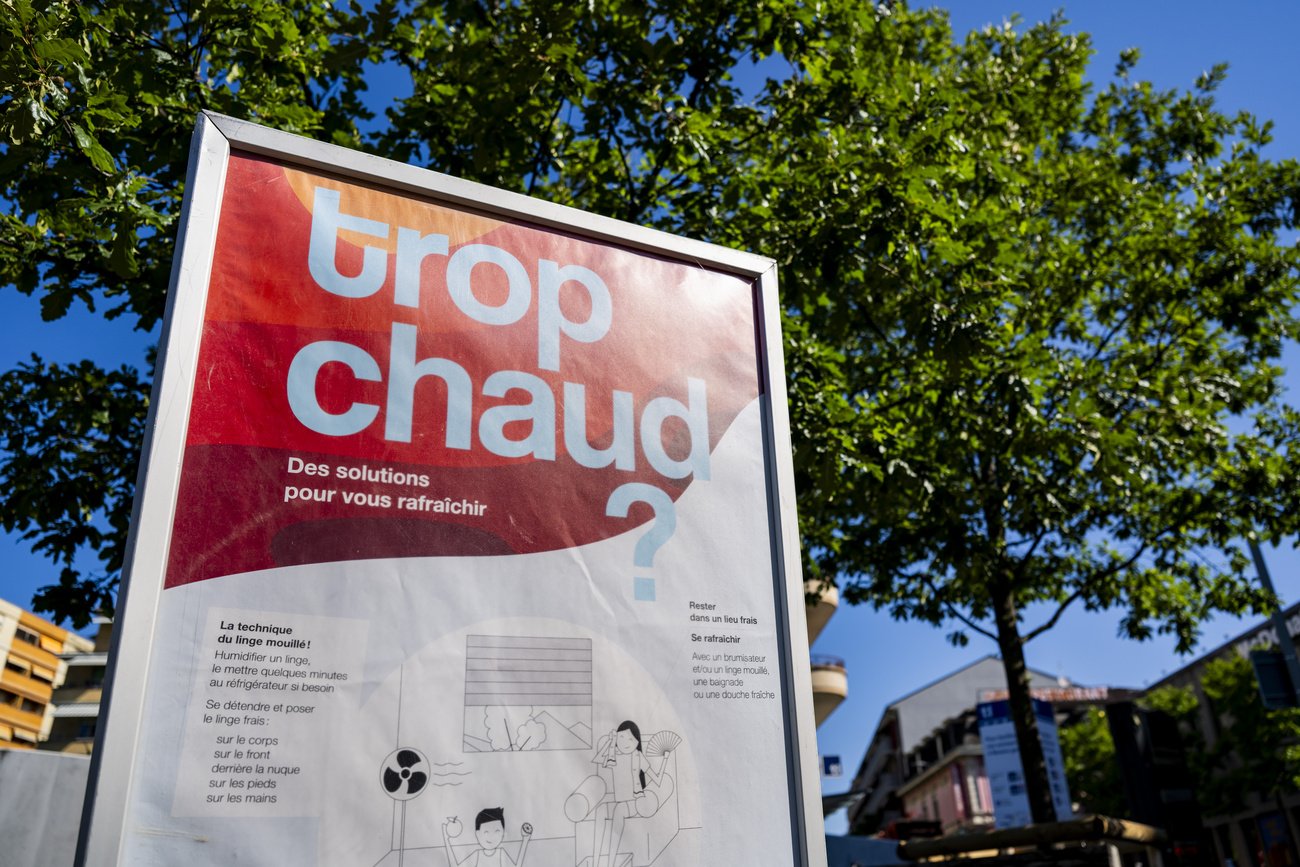 Plakate gegen die Hitze – das Rezept von Rot-Grün. Bild: Keystone
