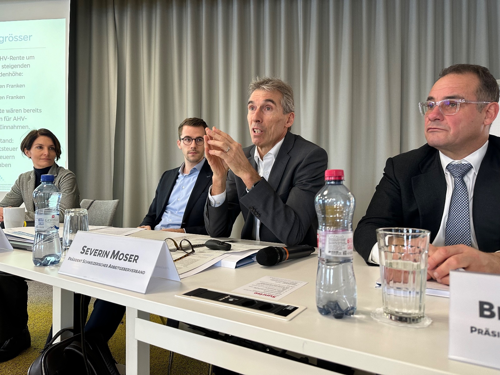 «13. AHV-Rente ist ein vergiftetes Geschenk»: Severin Moser an der Pressekonferenz des Arbeitgeberverbans Region Basel. Bild: Christian Keller