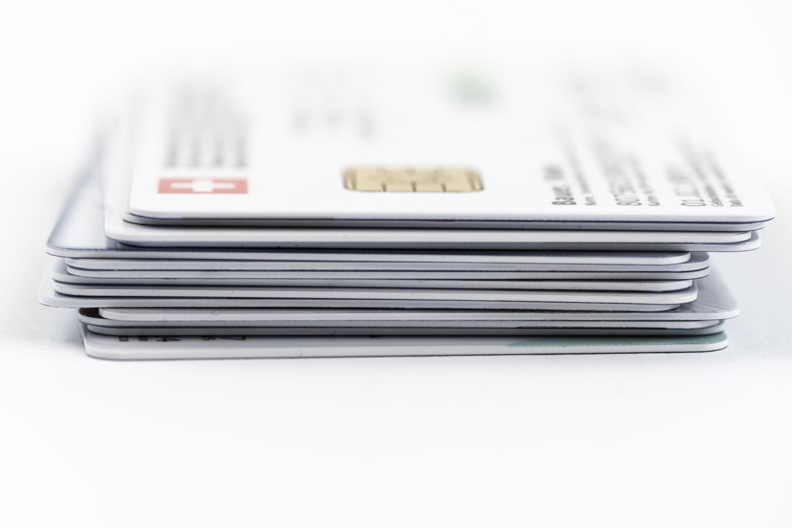 Unterschiedliche Leistungsansprüche, individuelle Prämienverbilligungen sowie die Finanzierung durch die öffentliche Hand bestimmen, welche Einkommensgruppen in welchem Umfang durch das Gesundheitssystem finanziell belastet werden. Bild: Archiv