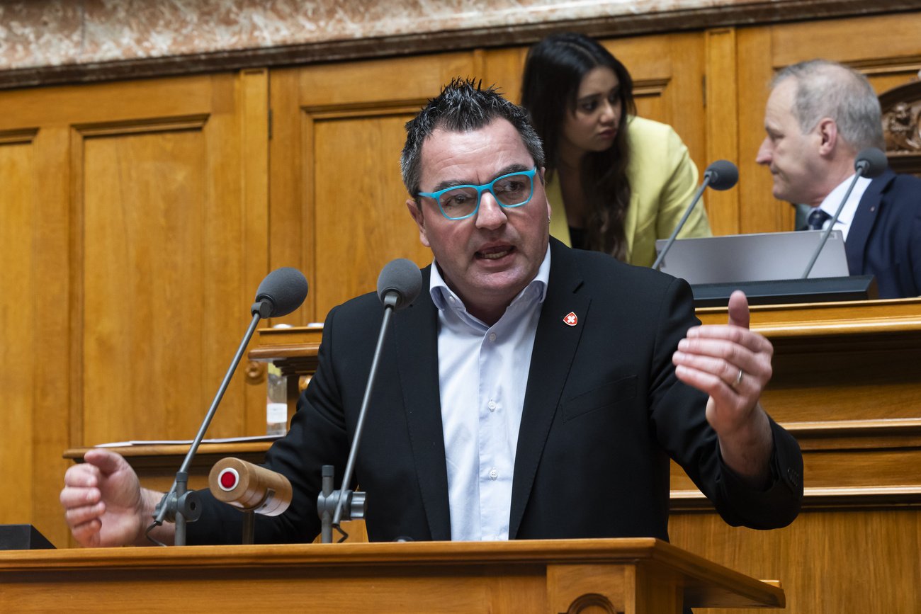 SVP-Nationalrat Thomas Knutti (BE) hat eine Online-Petition lanciert, um das geplante kantonale Asylzentrum in Kandersteg im Berner Oberland stattdessen in der Stadt Bern zu errichten, wo die politische und gesellschaftliche Akzeptanz der expansiven Asylpolitik grösser ist. Bild: Keystone