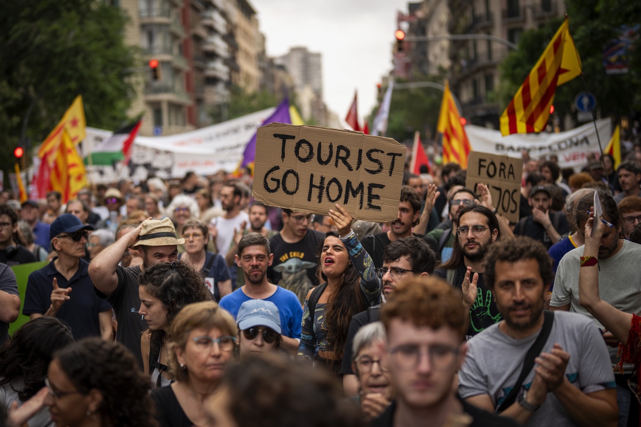 Proteste in Barcelona: Einheimische demonstrieren gegen Touristen. Bild: Keystone