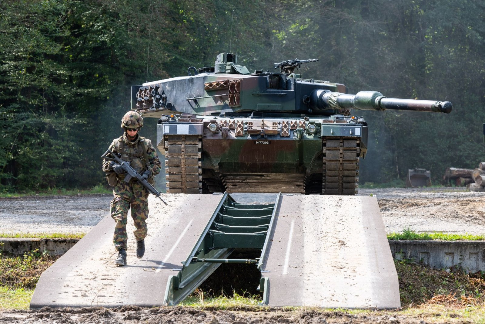 Begehrt: Ein Kampfpanzer Leopard 2 der Schweizer Armee. Bild: VBS-DDPS