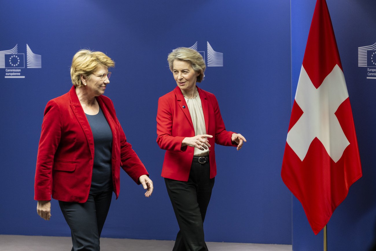 Bundespräsidentin Viola Amherd gestern mit EU-Kommissionspräsidentin Ursula von der Leyen zum Start der Verhandlungen für neue Rahmenverträge in Brüssel. Bild: Keystone