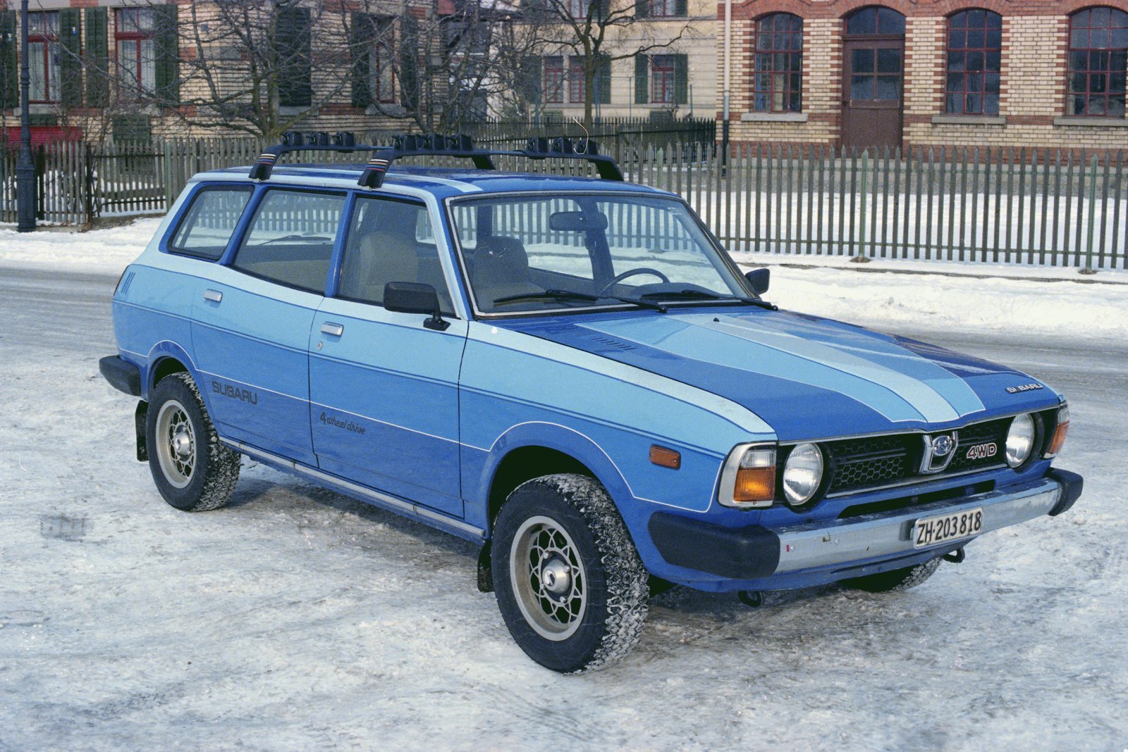 Die schräge Optik des ersten Subaru 4WD schreckte die Kunden in der Schweiz nicht ab.