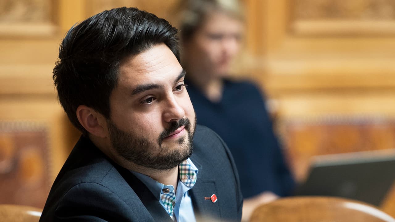 Cédric Wermuth (SP, AG) im Nationalrat. Selten so gut gelacht. Bild: Keystone