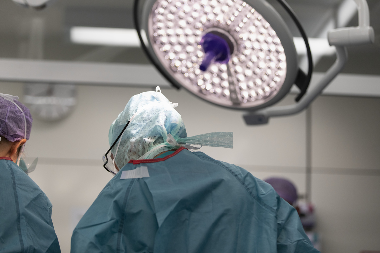 Falsche Anreize im Gesundheitswesen sorgen für unnötige Behandlungen und hohe Kosten – auch in der Bürokratie. (Bild: Keystone)