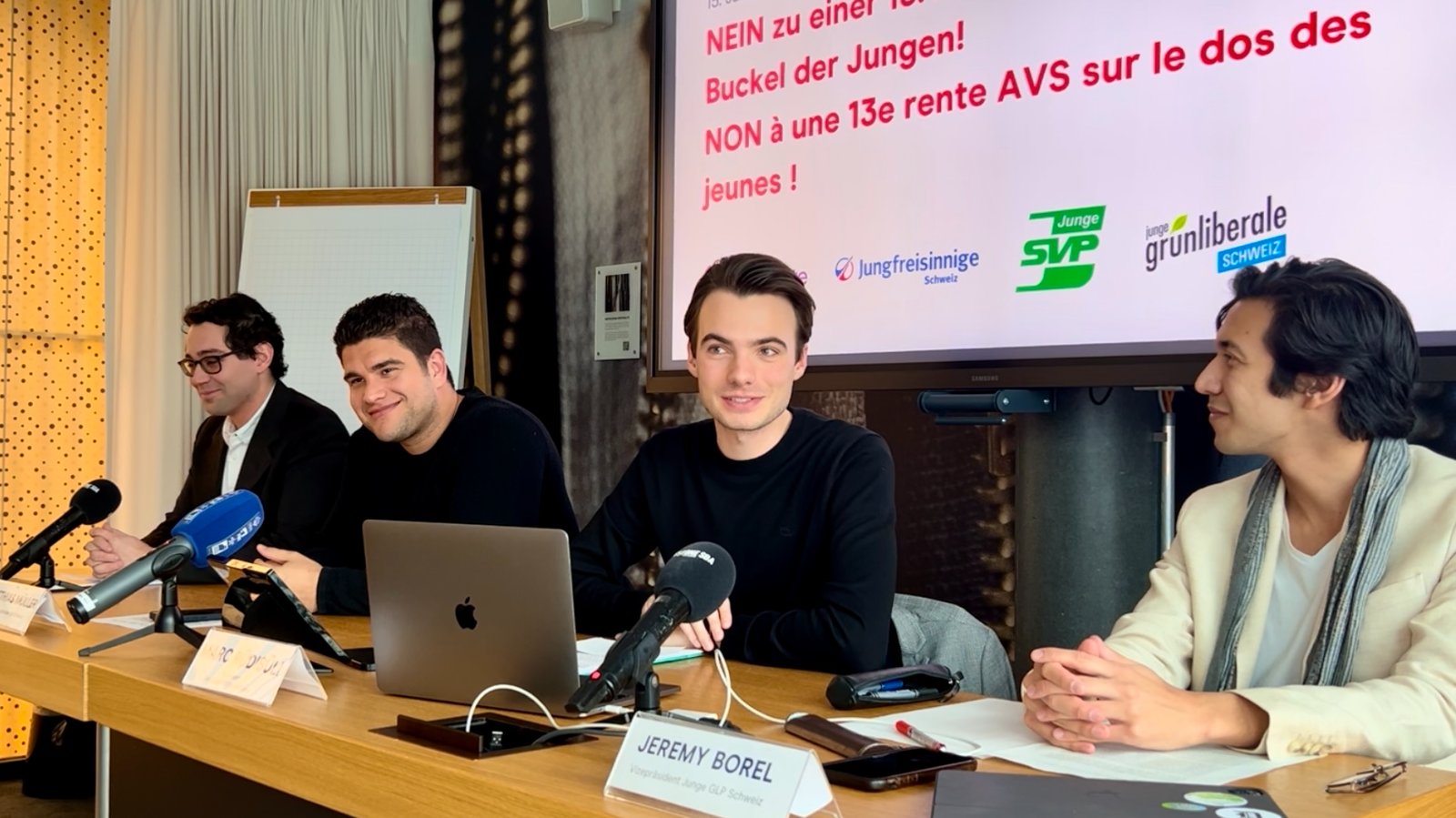 Setzen sich gemeinsam für die Zukunft der AHV ein: Die Parteivorsteher der bürgerlichen Jungparteien. Bild: YG