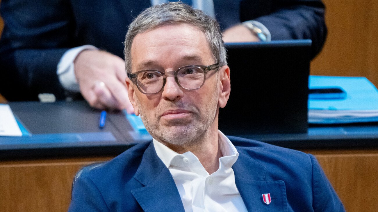 Koalitionsgespräche, um Herbert Kickl (FPÖ) zu verhindern, scheitern reihenweise. Bild: Keystone