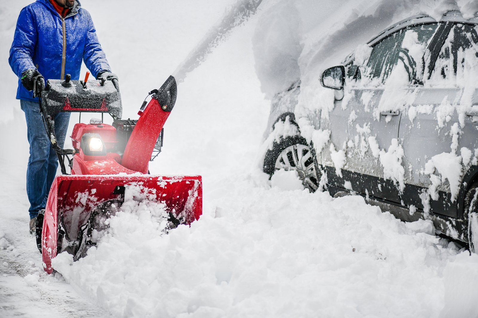 Schneefräsen sind trotz Klimawandel der neue Renner bei den Haus- und Gartenmaschinen. (Bild: shutterstock)