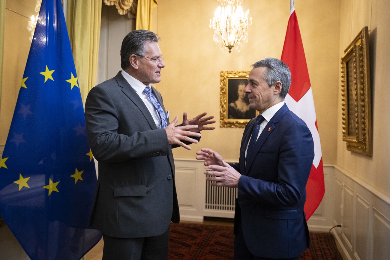 Maroš Šefčovič, EU-Kommissar im Gespräch mit Bundesrat Ignazio Cassis. Bild: Keystone