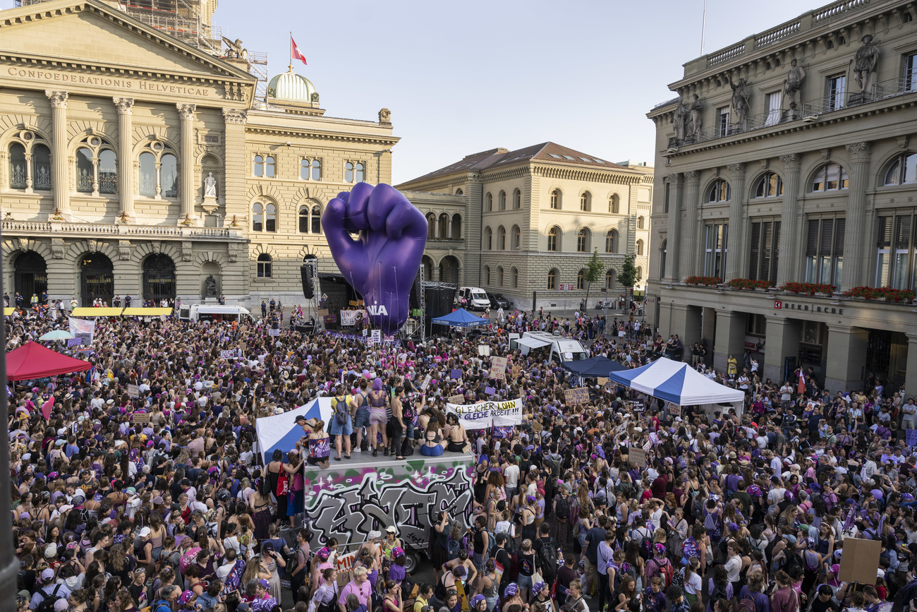 Frauenstreik im Land der Höhlenbewohner. (Bild: Keystone)
