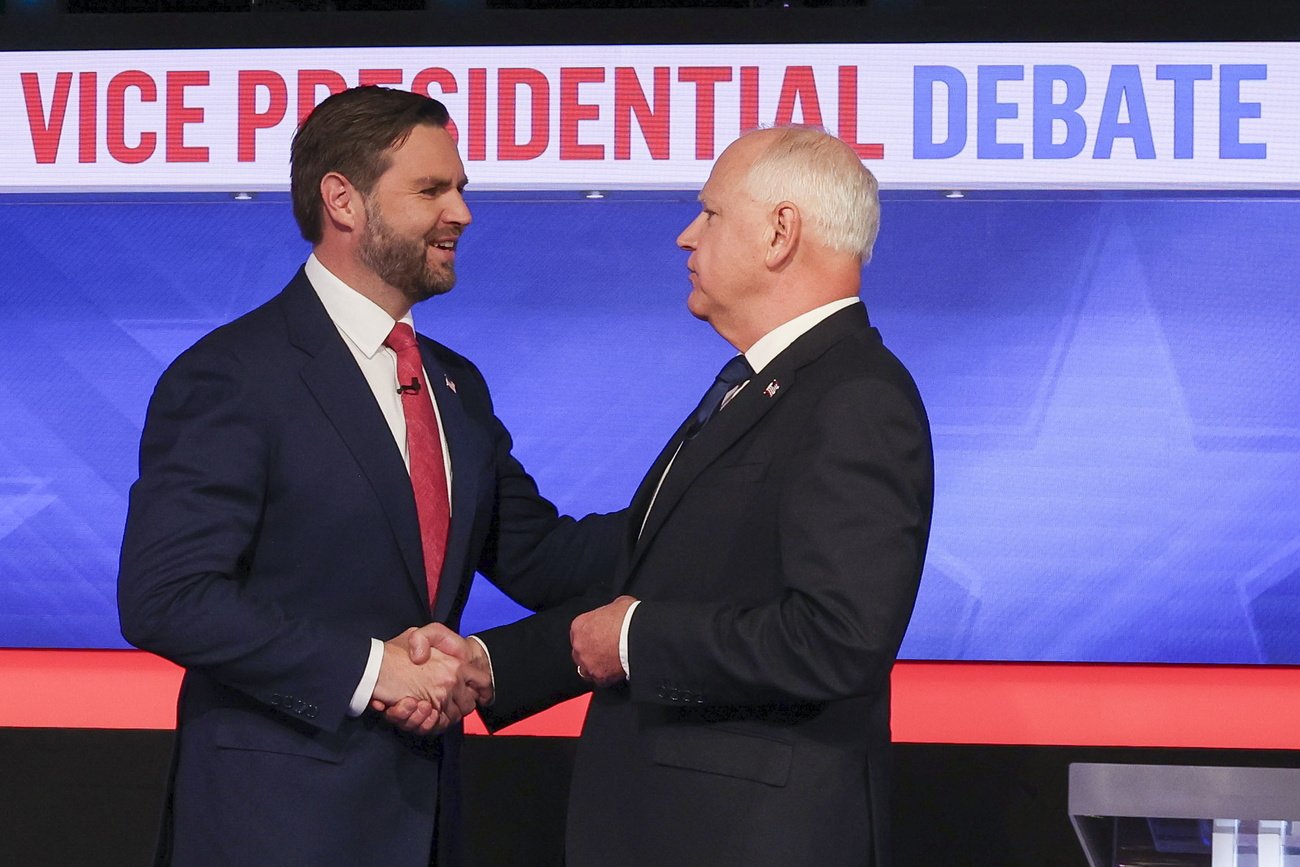 Inhalte im Vordergrund: Senator aus Ohio, J.D. Vance (links), und Gouverneur von Minnesota, Tim Walz (rechts). Bild: Keystone