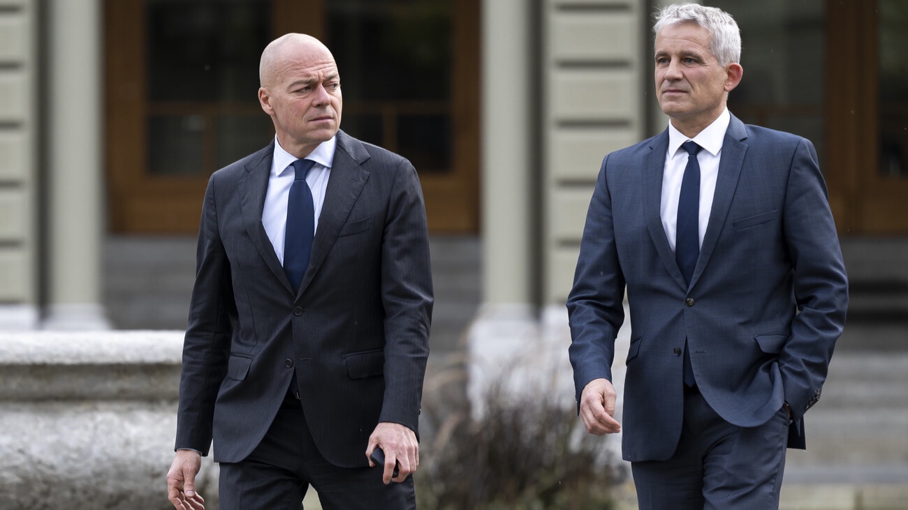 Tappen im Dunkeln: Vincenzo Mascioli, designierter SEM-Direktor und Justizminister Beat Jans. Bild: Keystone