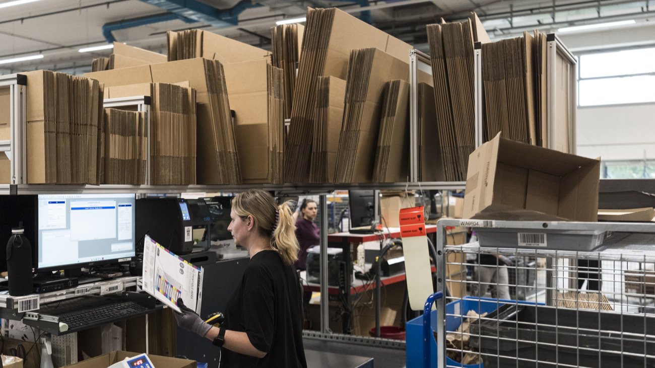 Jede Verpackung soll mit der Verpackungsverordnung über ihren gesamten Lebenszyklus dokumentiert, klassifiziert und nachverfolgbar sein. Symbolbild: Keystone