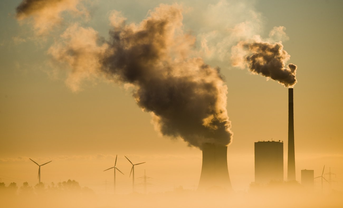 Vorläufig kommen die Erneuerbaren Energien nicht ohne die Kohlekraft aus: Kraftwerk Mehrum in Niedersachsen. Bild: Keystone