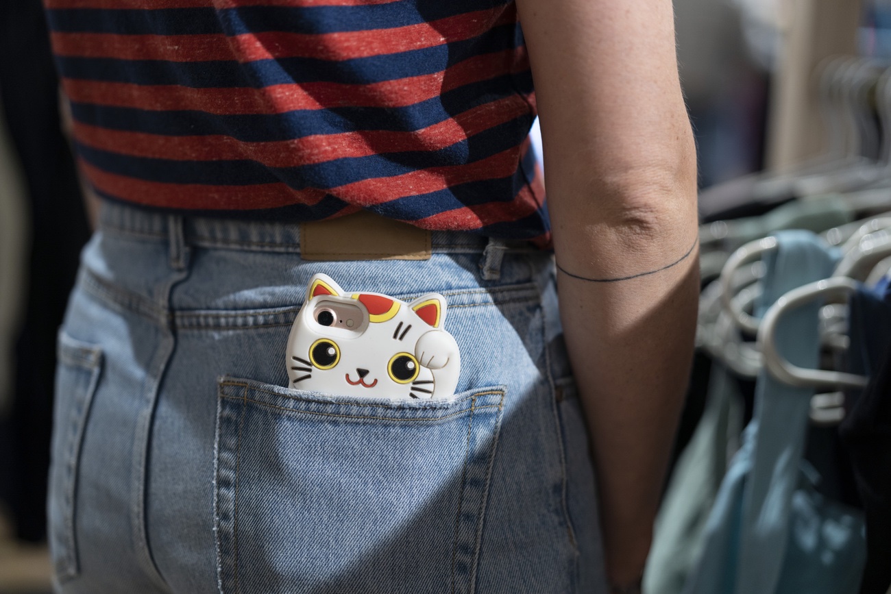 Die Jungen von heute können enorm viel, aber in einem Punkt hapert es gewaltig: Medienkompetenz. Bild: Keystone