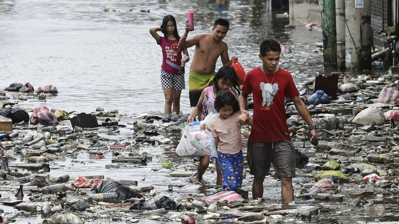 Arme Menschen sind anfälliger für die Folgen des Klimawandels: Opfer des Taifuns Fung-wong, Philippinen, November 2025. Bild: Keystone
