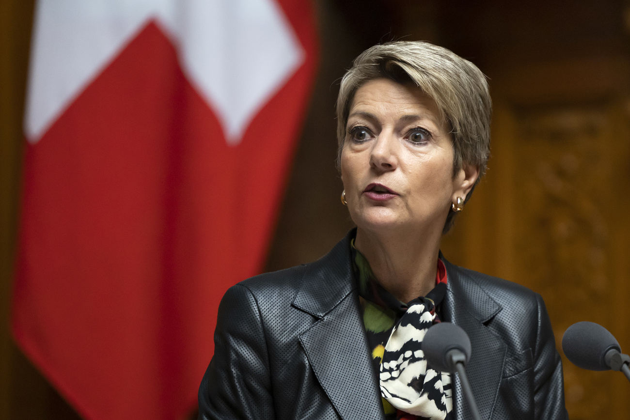 Darf Karin Keller-Sutter die Neun-Milliarden-Franken-Garantie überhaupt noch unterschreiben? (Bild: Keystone)
