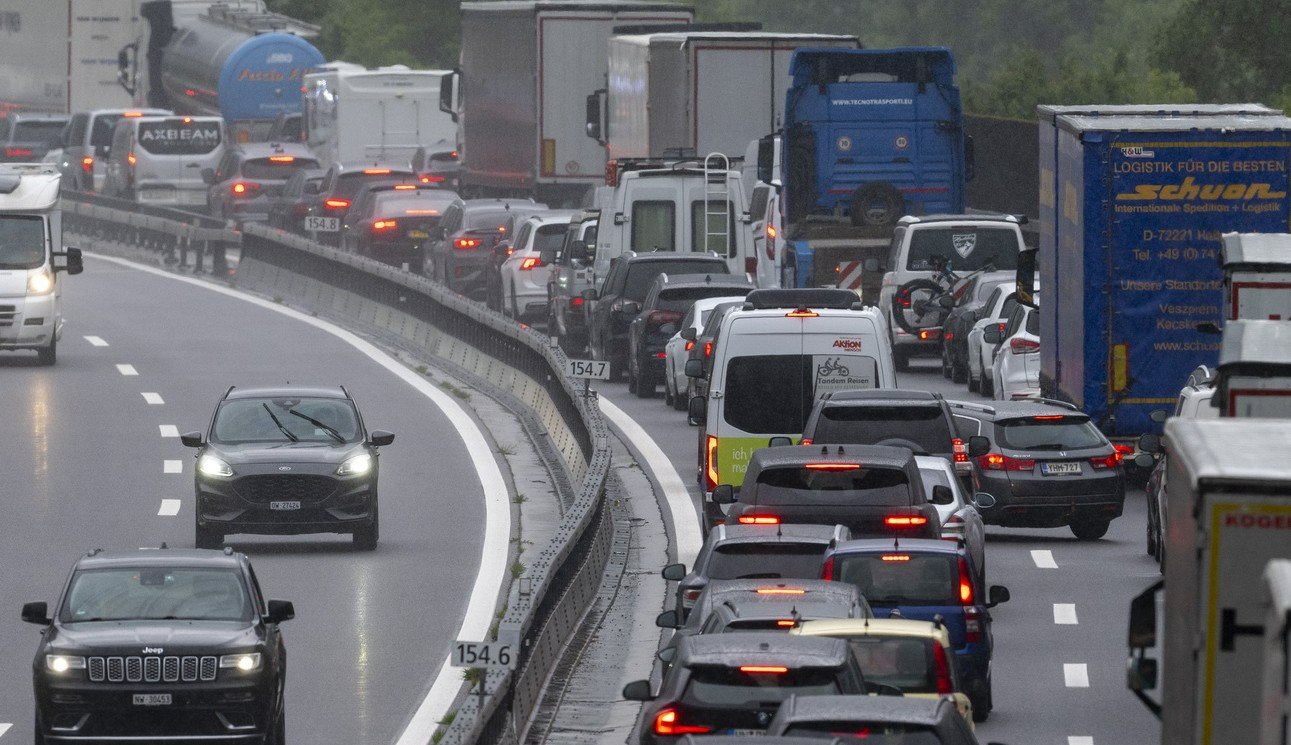 Erneut 22 Prozent mehr Staustunden auf den Autobahnen im Jahr 2025. Bild: Keystone