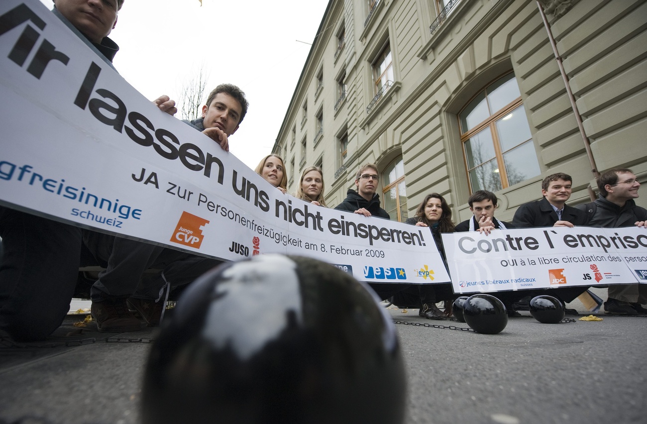 Jungparteien und Arbeitgeber setzten sich für eine Erweiterung der Personenfreizügigkeit ein. Was hat sie gebracht? (Bild: Keystone)
