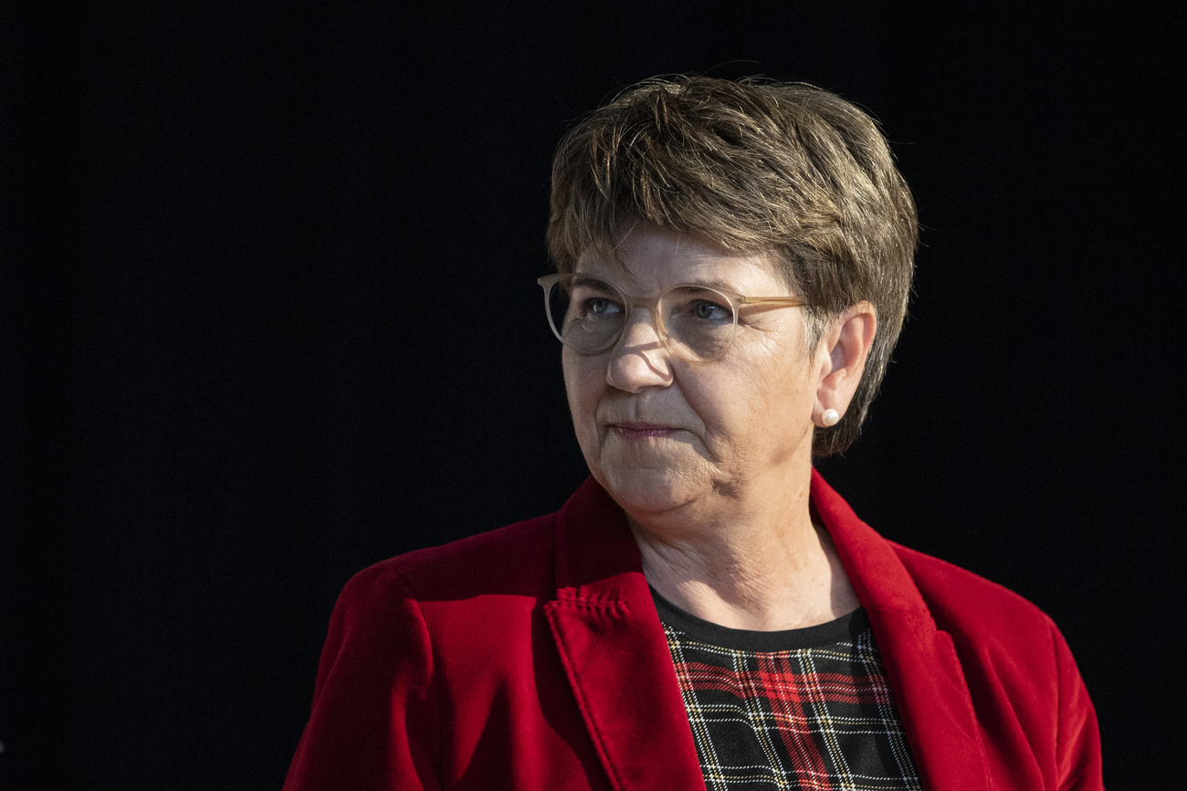 Die erste Frau an der Spitze des VBS meint über eine Frau Oberstleutnant: «Wieder eine, die es besser weiss» (Bild: Keystone)