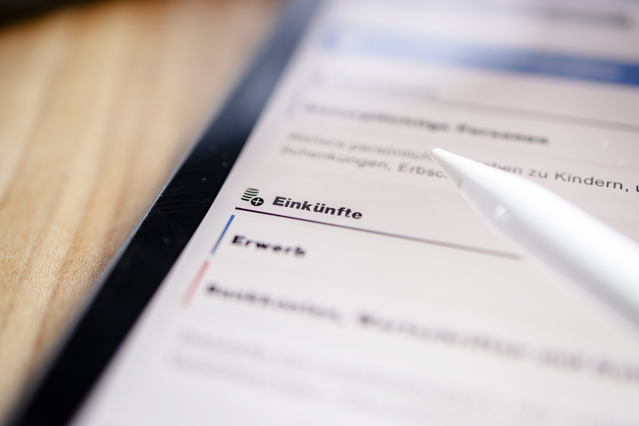 Im Jahr 2023 zahlten Arbeitnehmer in OECD-Ländern durchschnittlich ein Drittel ihres Gehalts an Steuern. Bild: Keystone