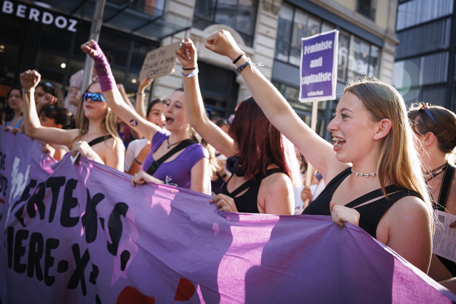 Unterdrückt oder selbstbestimmt? Frauenstreik im Juni 2022 in Genf. Bild: Keystone