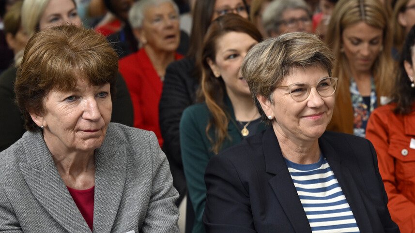 In der Kritik: Der Nationalrat beauftragt den Bundesrat, externe Beratungsmandate wie jenes von Amherd-Beraterin Brigitte Hauser-Süess (links) zu überprüfen. Bild: Keystone